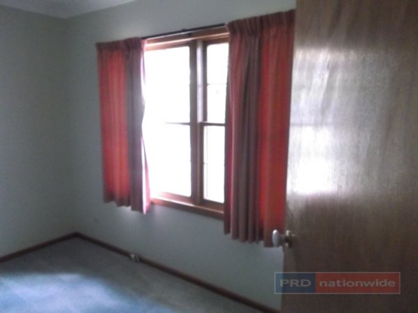 11 Birch Street BATLOW 13