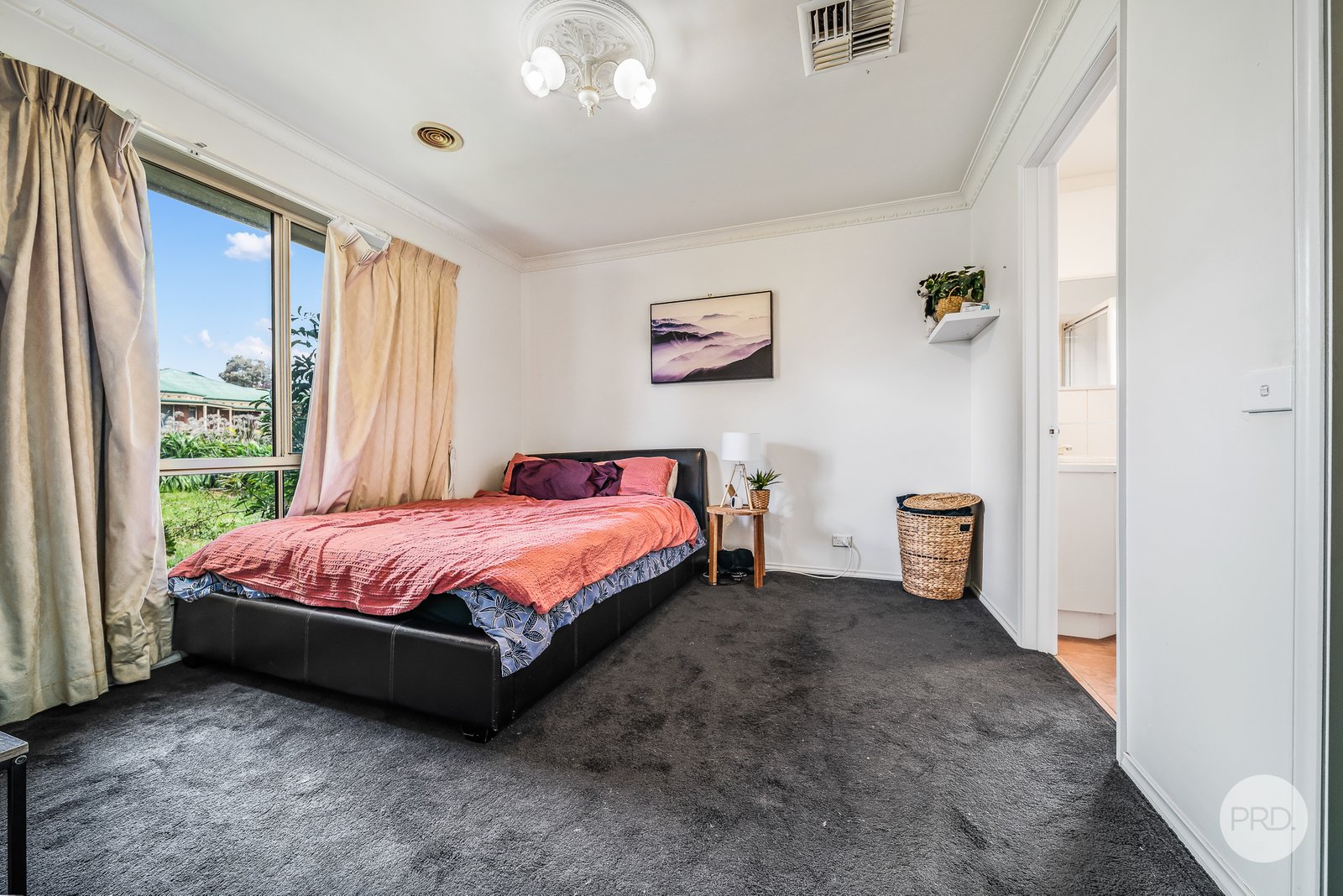 11 Bissell Drive GOLDEN SQUARE 8