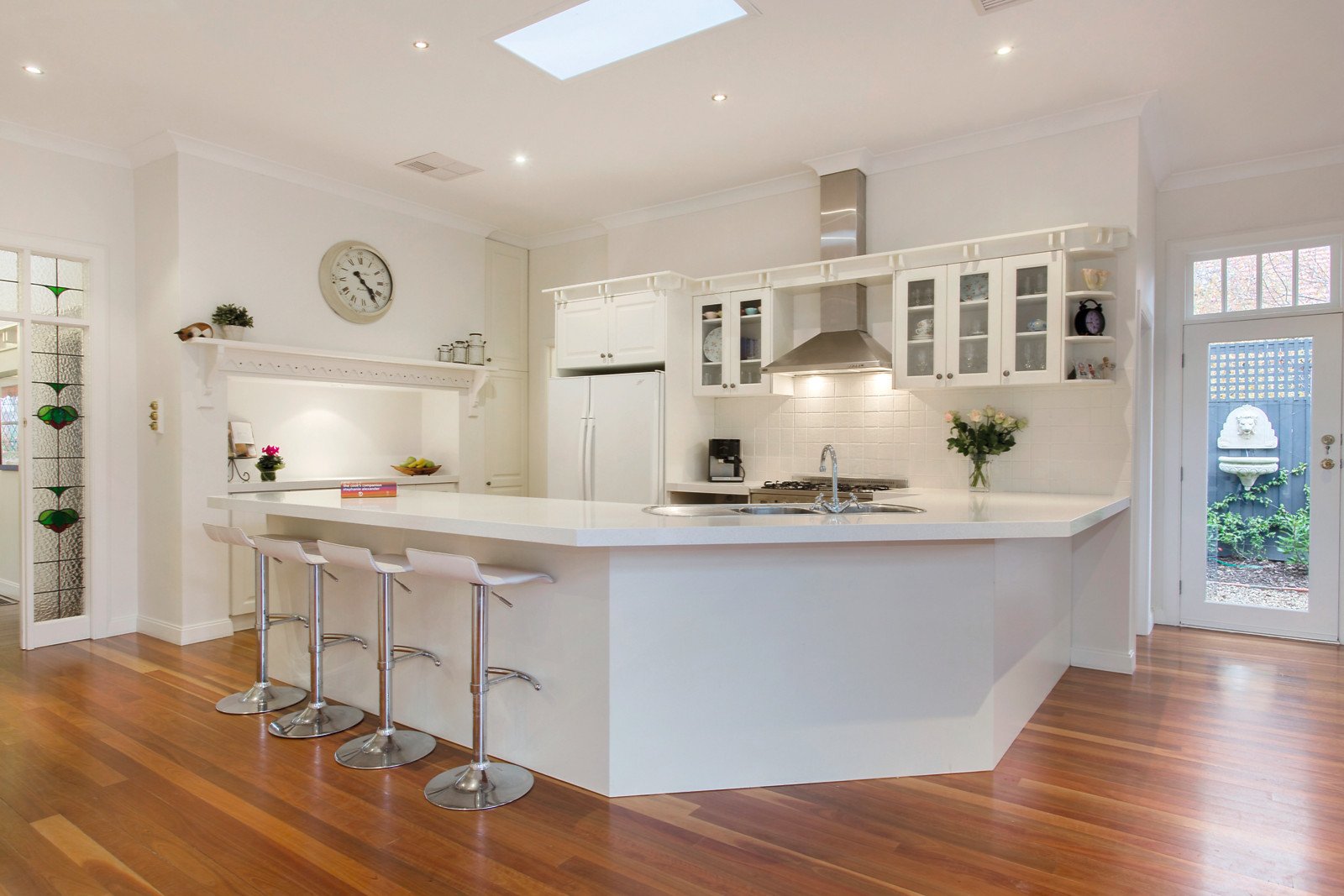 11 Black Street, Mont Albert, VIC