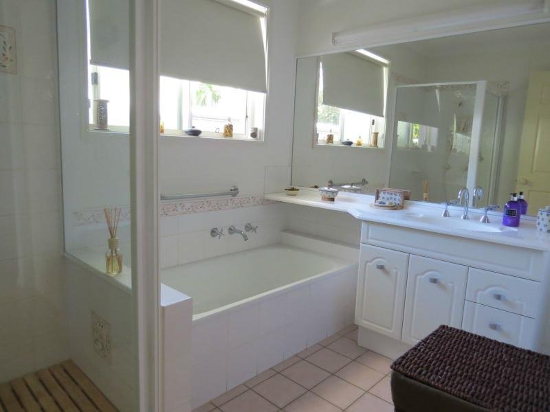 11 Bluewater Place SAPPHIRE BEACH 12