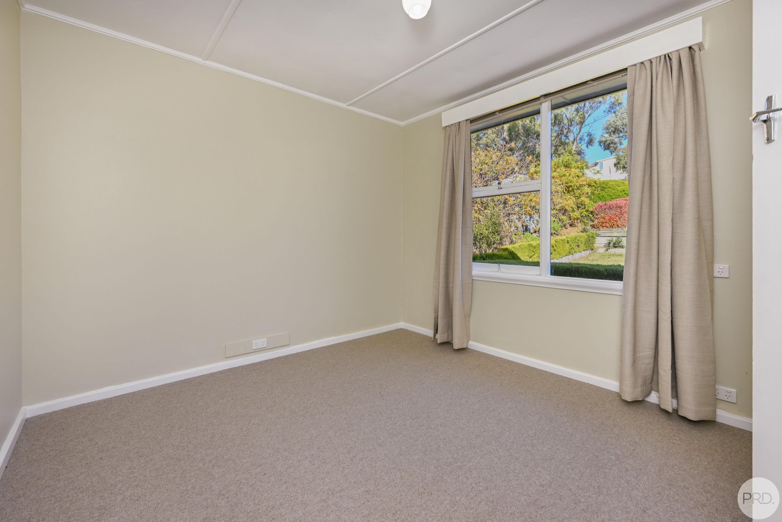 11 Bradfield Street CLAREMONT 9