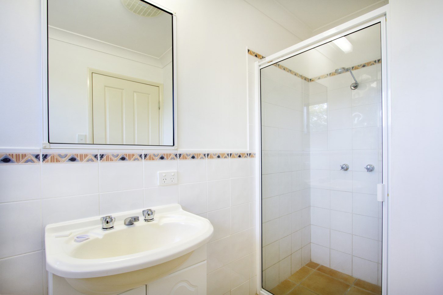 1/1 Braithwaite Court WOODWARK 12