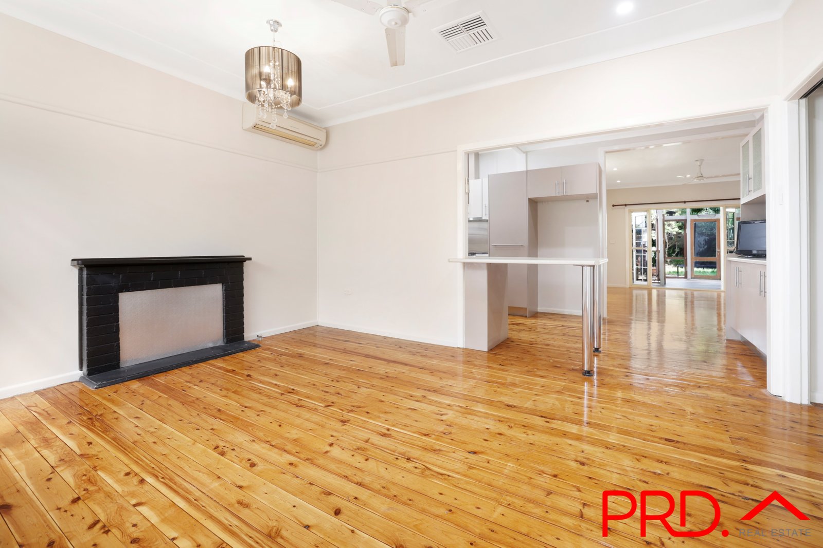 11 Bruce Street TAMWORTH 7