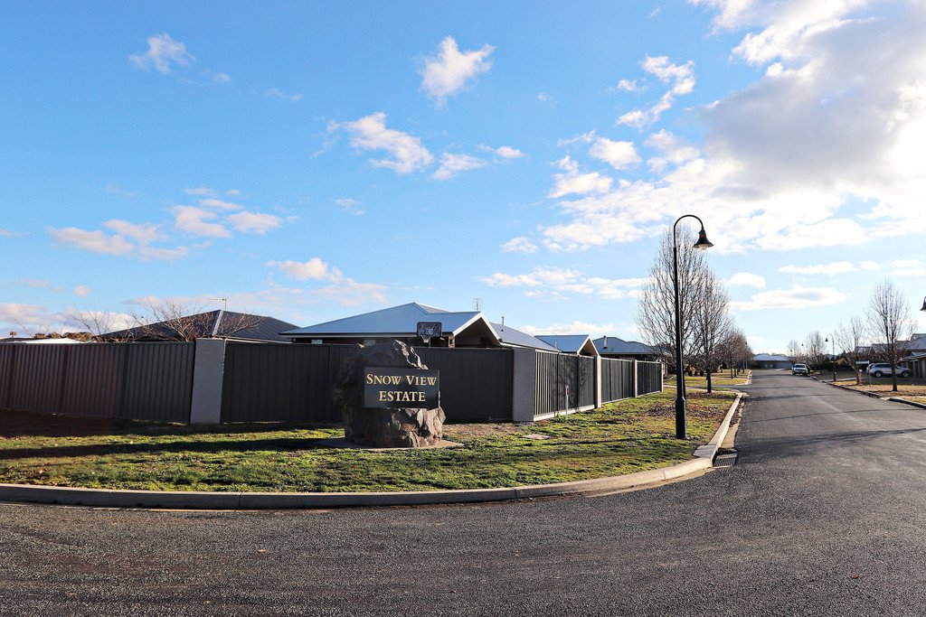 11 Burgun Drive TUMBARUMBA 2