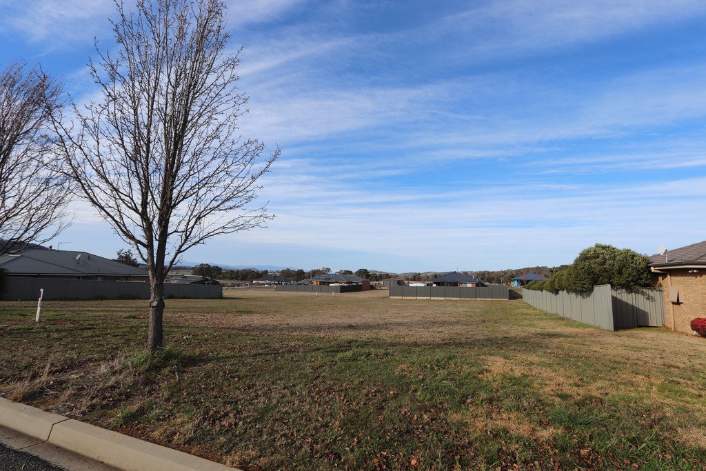 11 Burgun Drive TUMBARUMBA 3