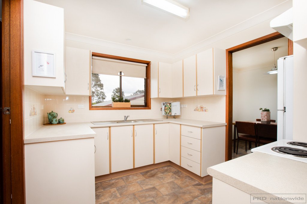 11 Burnham Close THORNTON 8