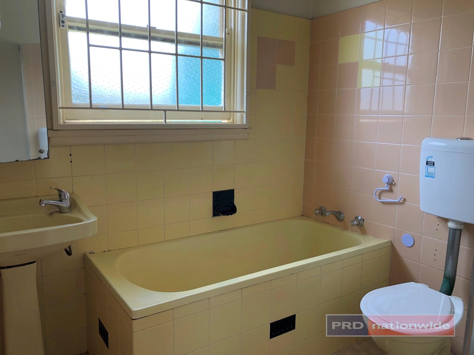 11 Burton Avenue CHESTER HILL 5