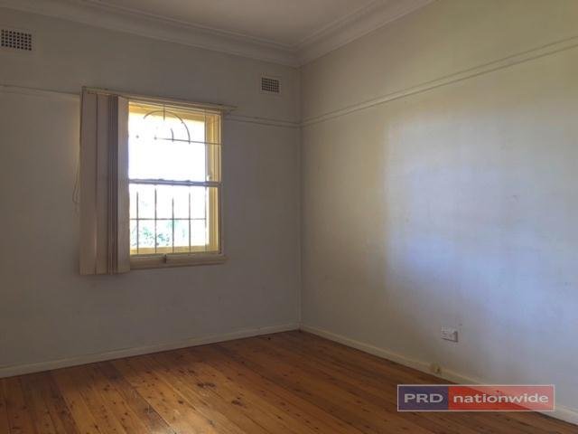 11 Burton Avenue CHESTER HILL 6