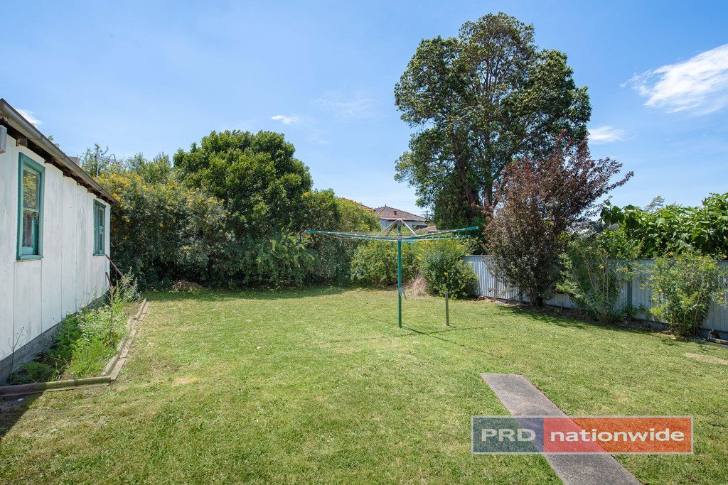 11 Burton Avenue CHESTER HILL 8