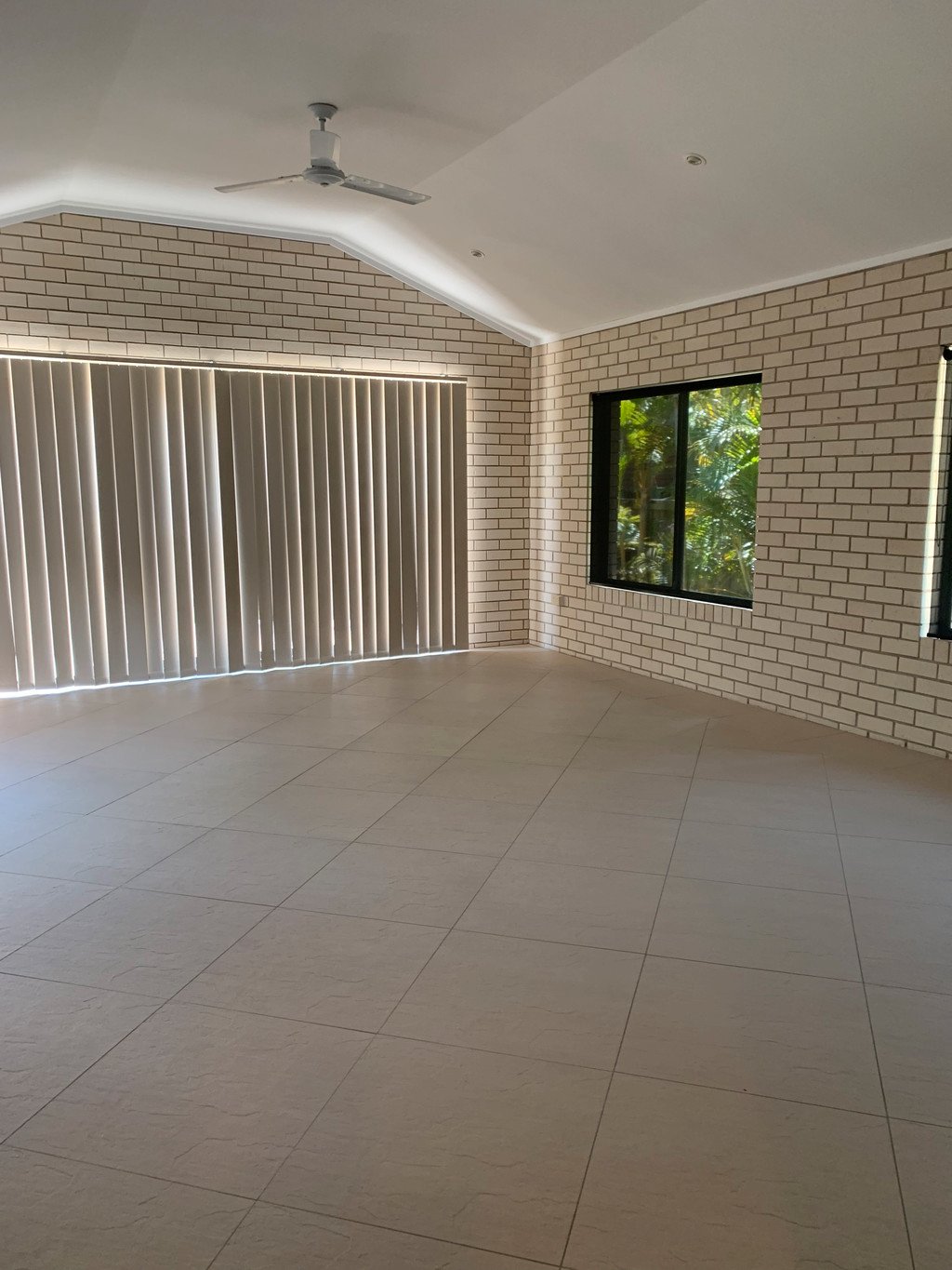 11 Cairns Avenue PALM BEACH 4