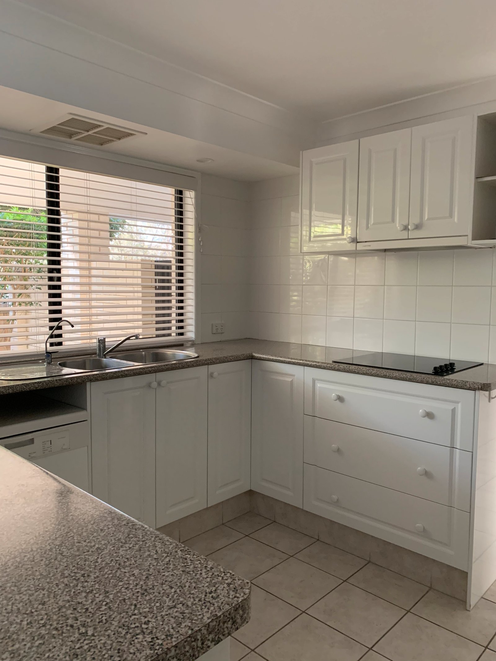 11 Cairns Avenue PALM BEACH 2