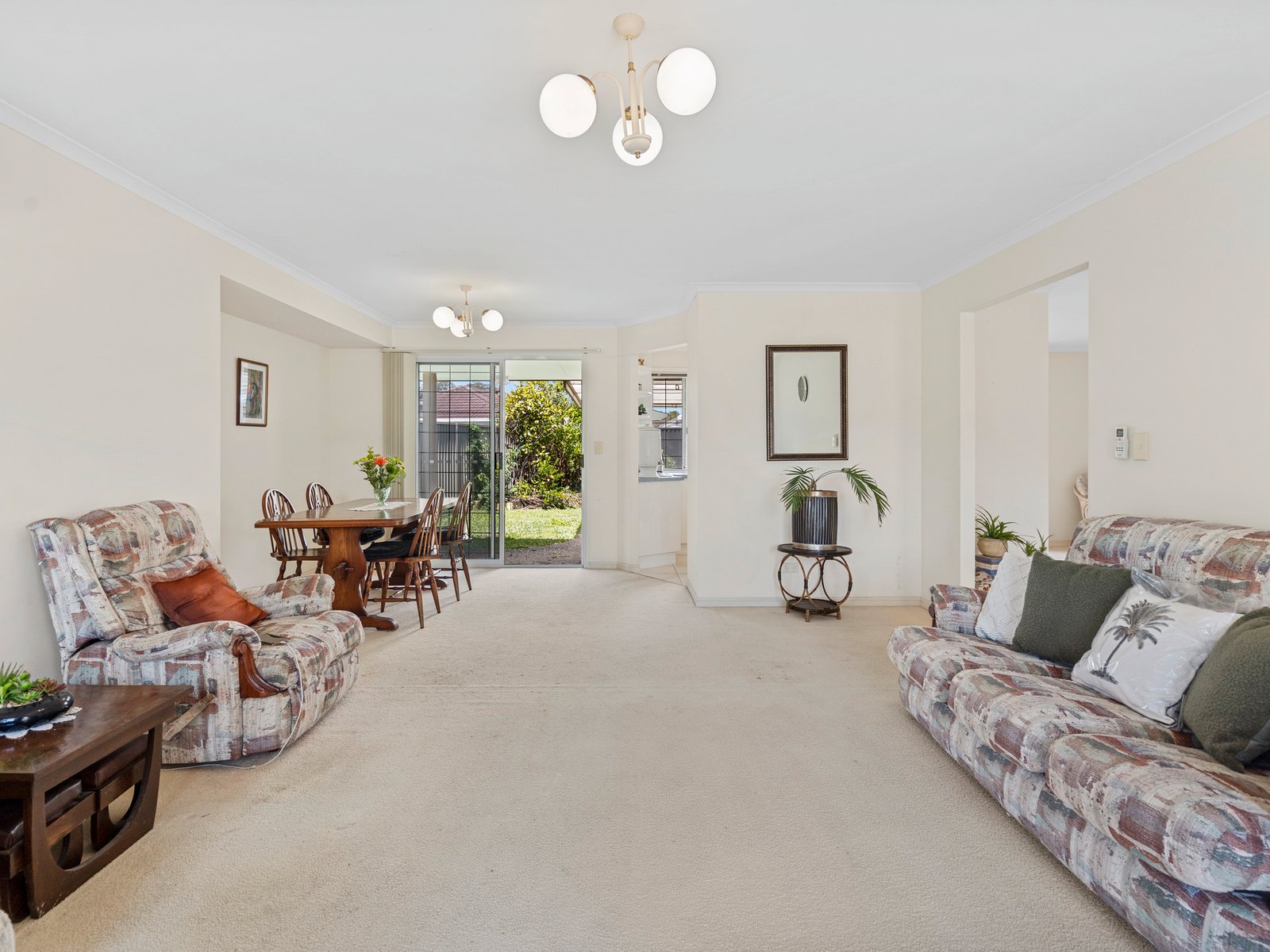 11 Cannon Drive CURRUMBIN WATERS 4