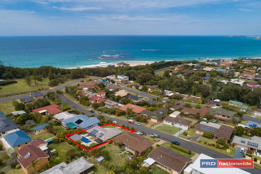 11 Canomie Street SAPPHIRE BEACH 1