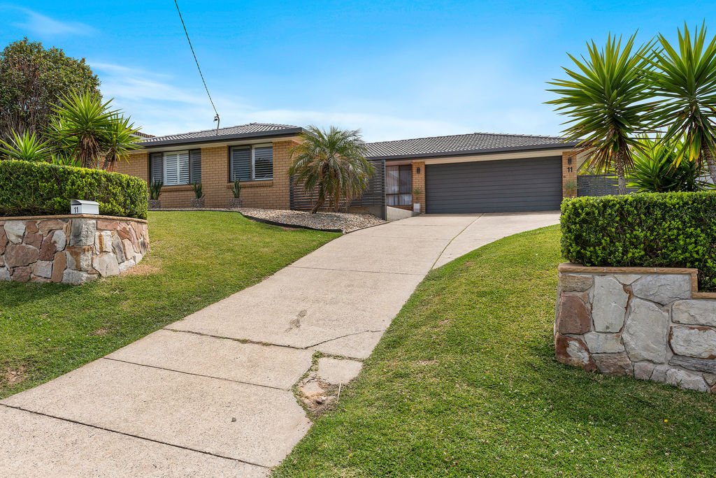11 Canomie Street SAPPHIRE BEACH 4