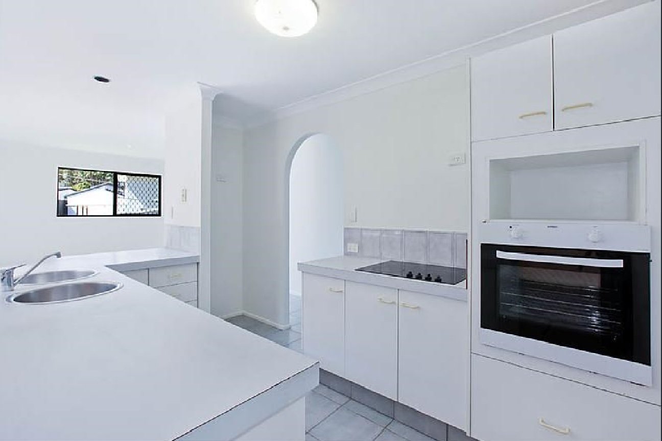 11 Canterbury Chase ASHMORE 6