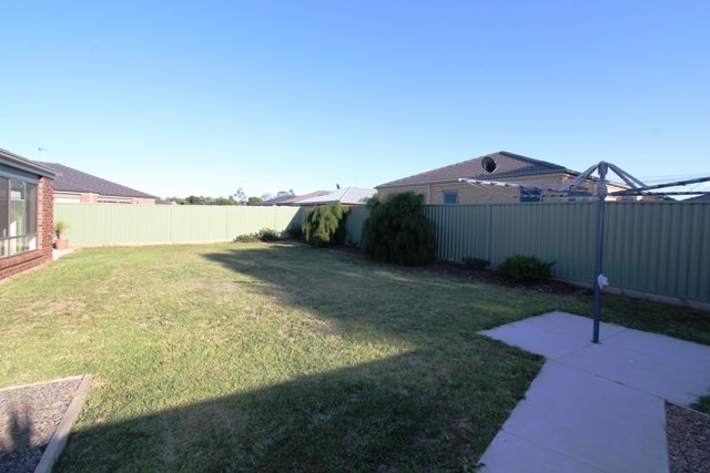 11 Carmichael Court SEBASTOPOL 20