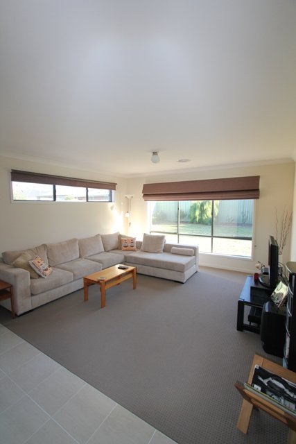 11 Carmichael Court SEBASTOPOL 13