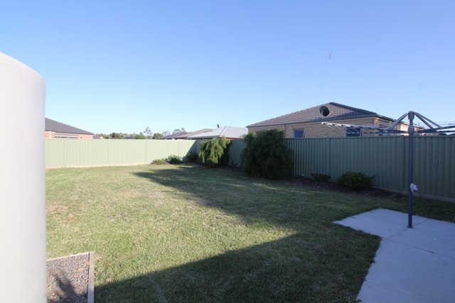 11 Carmichael Court SEBASTOPOL 18