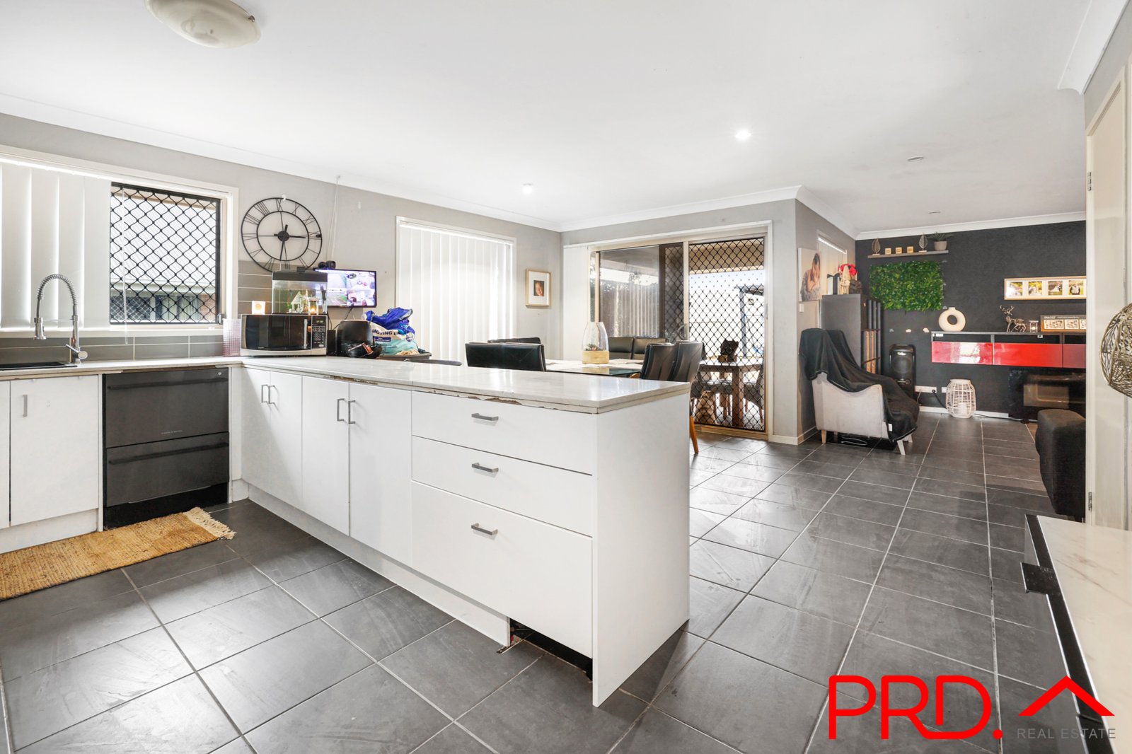 11 Carnegie Place TAMWORTH 3