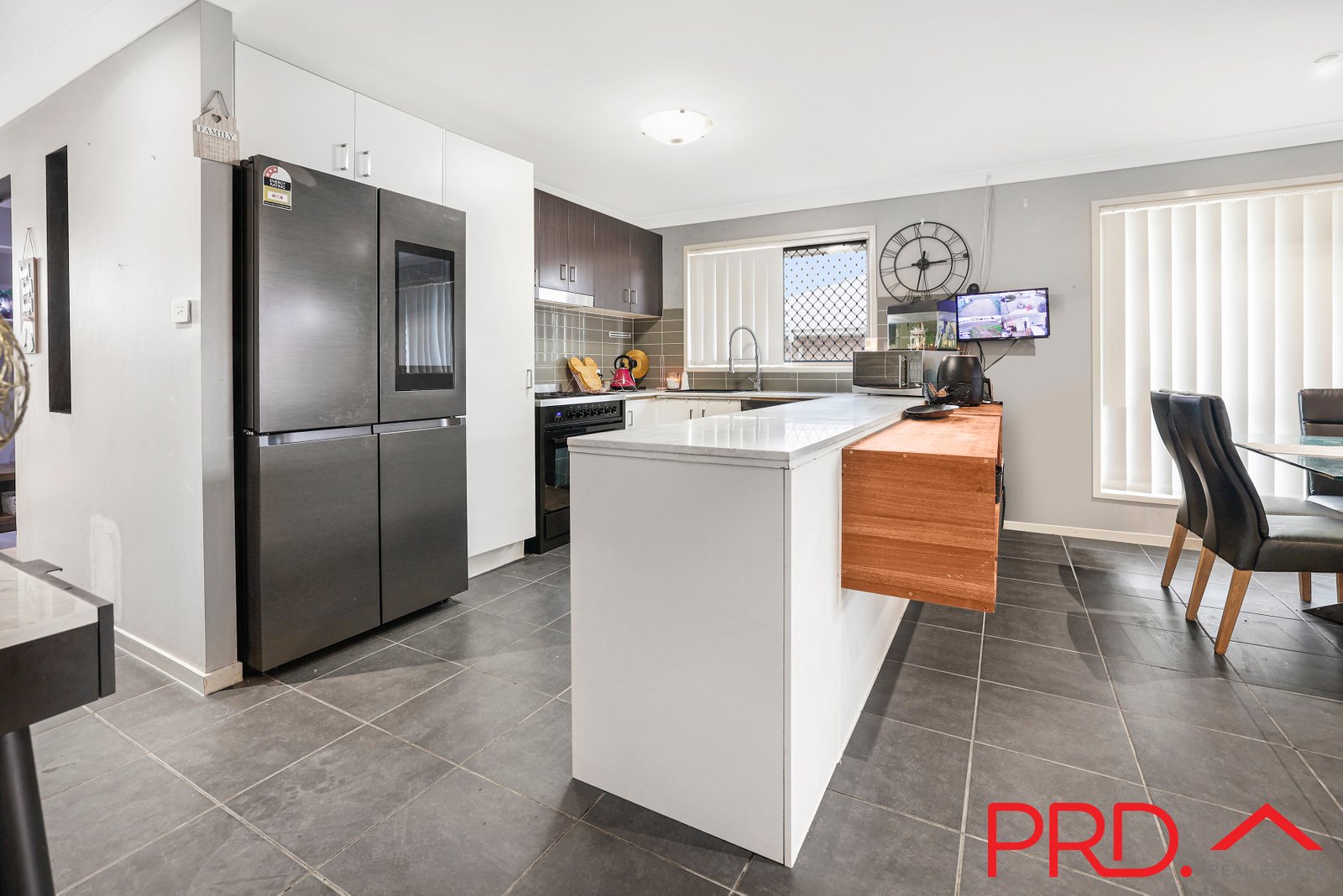 11 Carnegie Place TAMWORTH 4