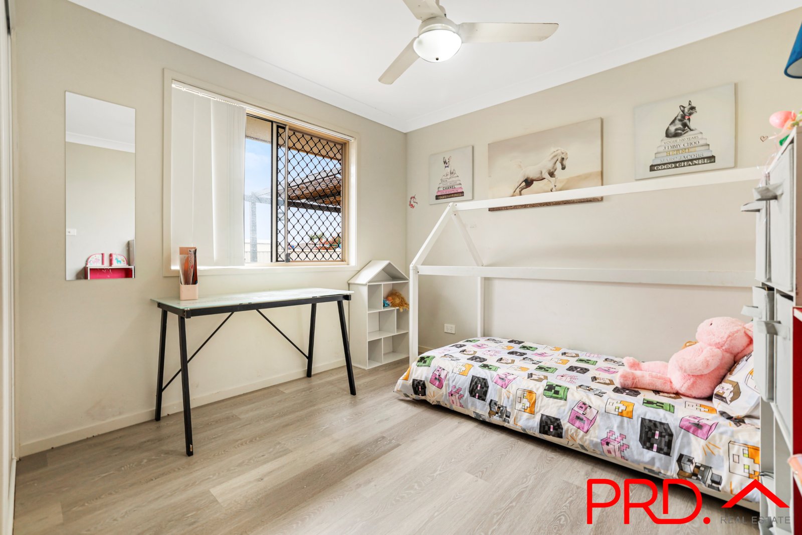 11 Carnegie Place TAMWORTH 11