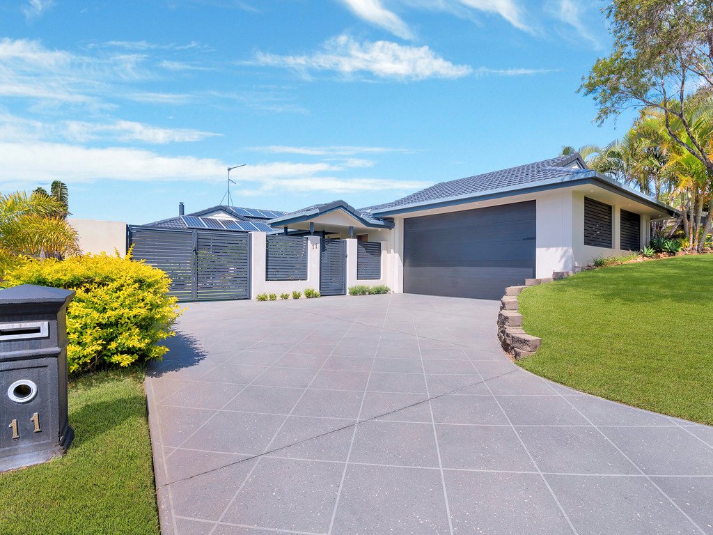11 Cashel Crescent BANORA POINT 1
