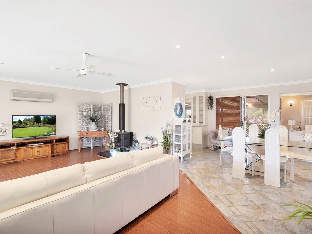 11 Cashel Crescent BANORA POINT 4