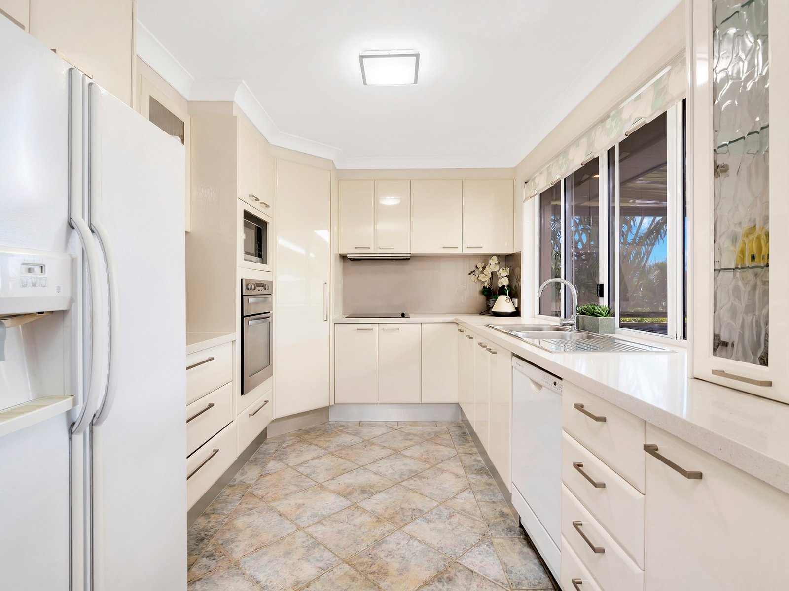 11 Cashel Crescent BANORA POINT 2