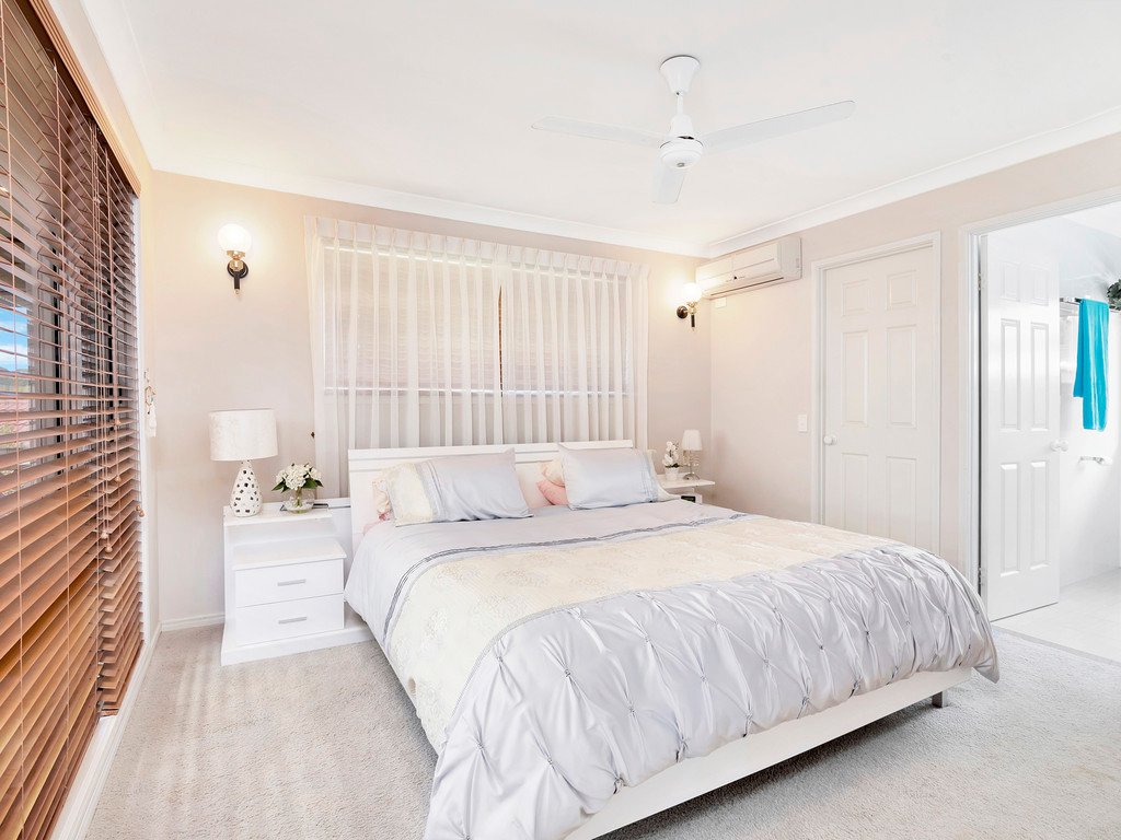 11 Cashel Crescent BANORA POINT 3