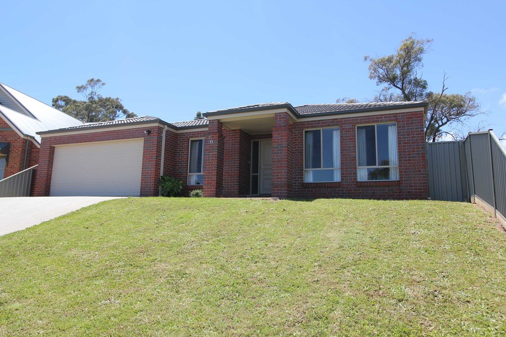 11 Catherine Court BROWN HILL 1