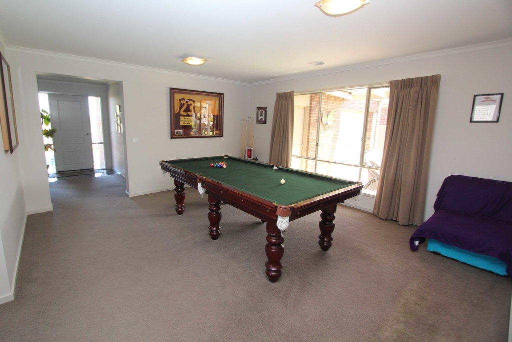 11 Catherine Court BROWN HILL 6