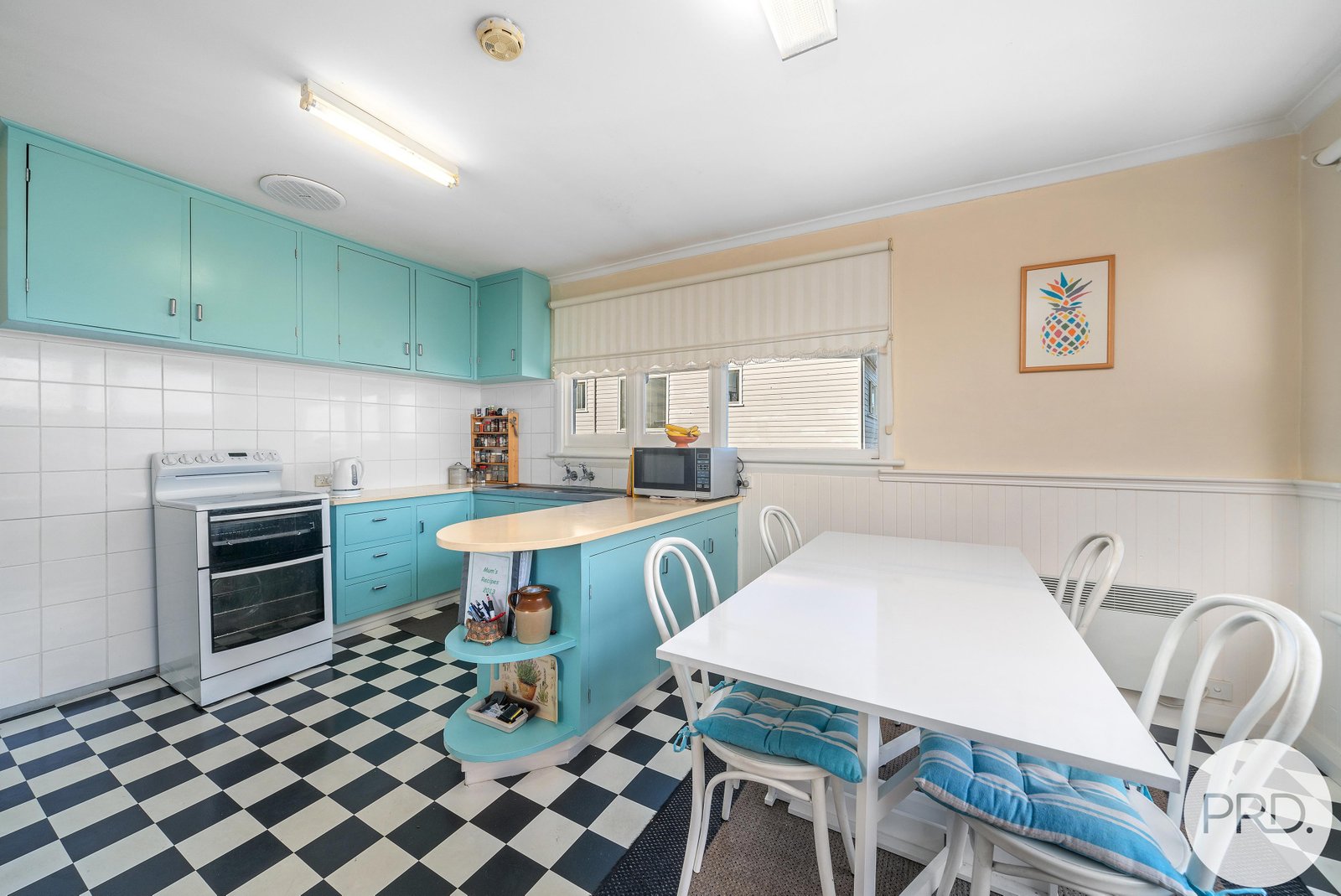 1/1 Chestnut Avenue LUTANA 6