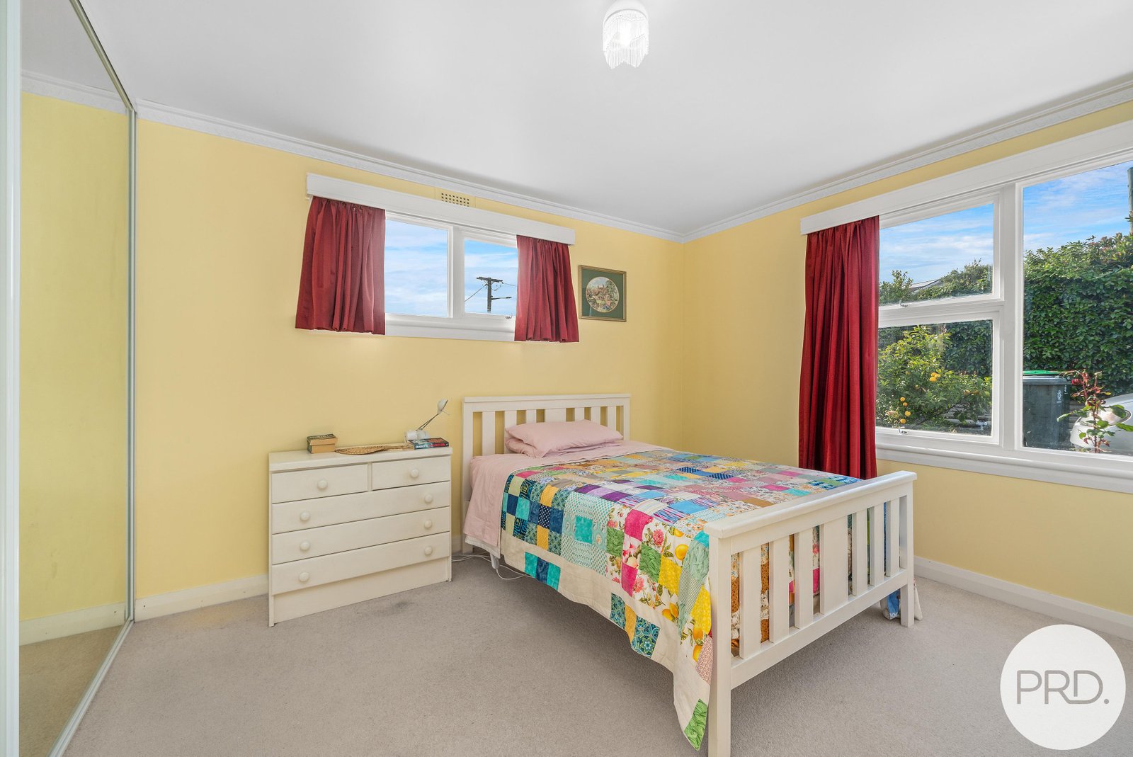 1/1 Chestnut Avenue LUTANA 10