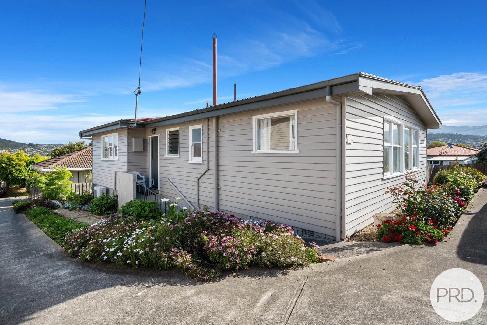 1/1 Chestnut Avenue LUTANA 16