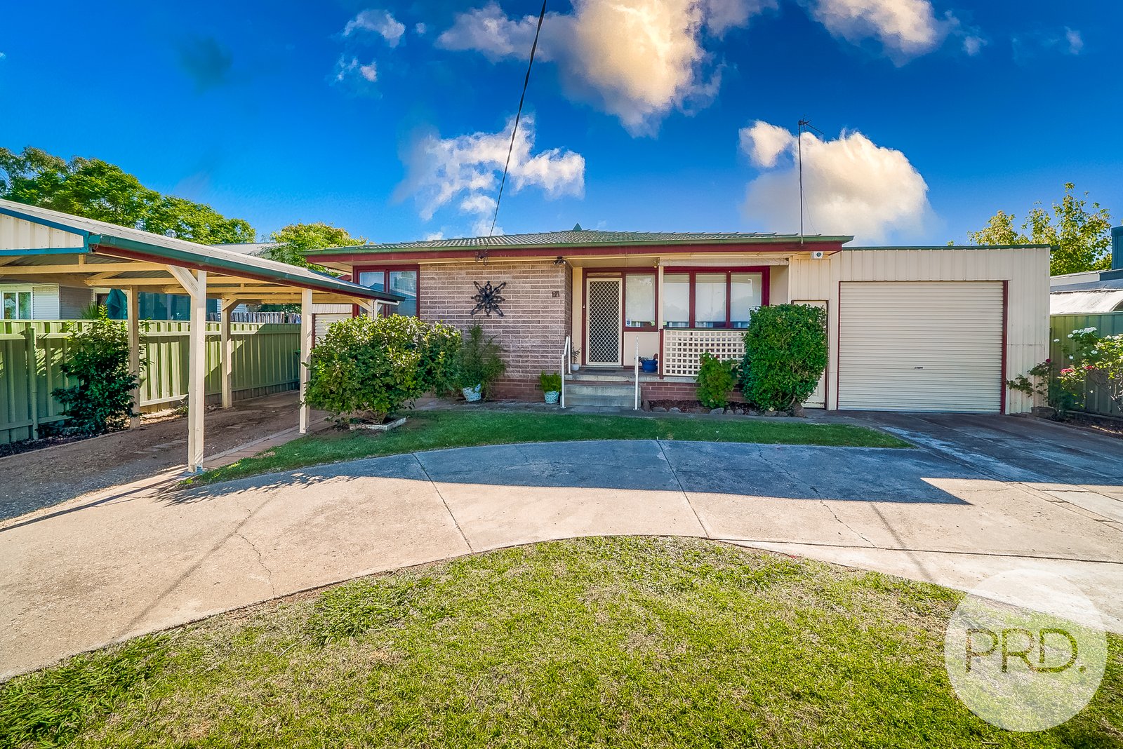 11 Chifley Crescent KOORINGAL 1