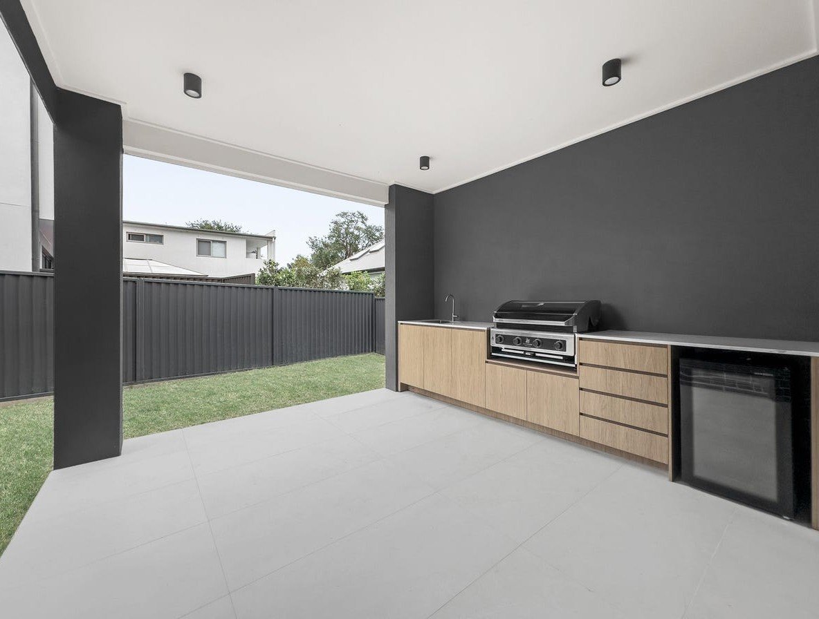 11 Church Street PEAKHURST 5