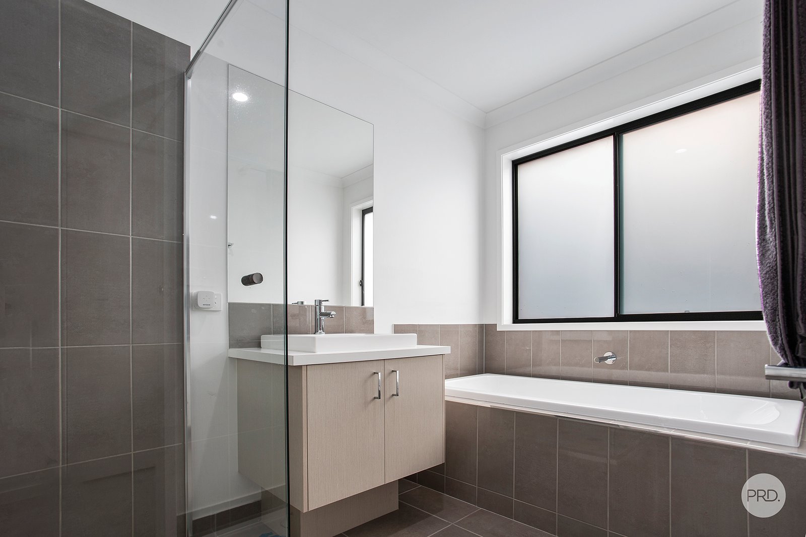 11 Clarcoll Crescent KANGAROO FLAT 11