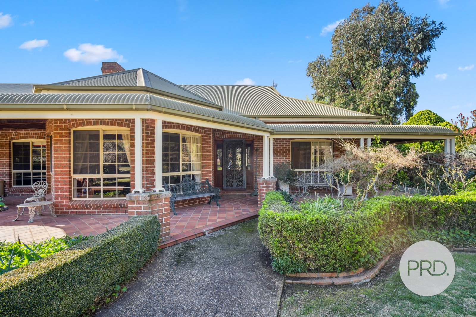 11 Clare Avenue LAKE ALBERT 4