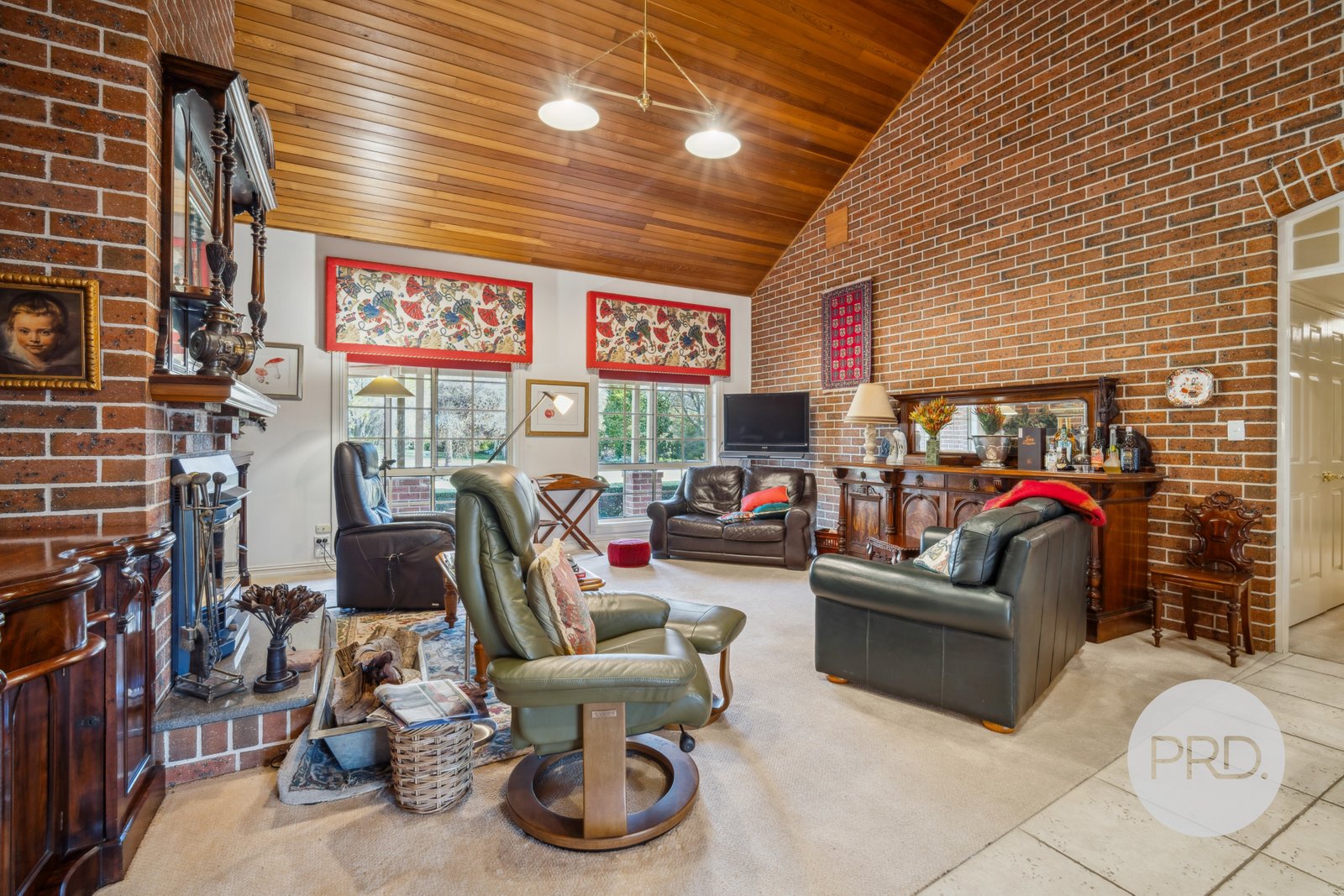 11 Clare Avenue LAKE ALBERT 8