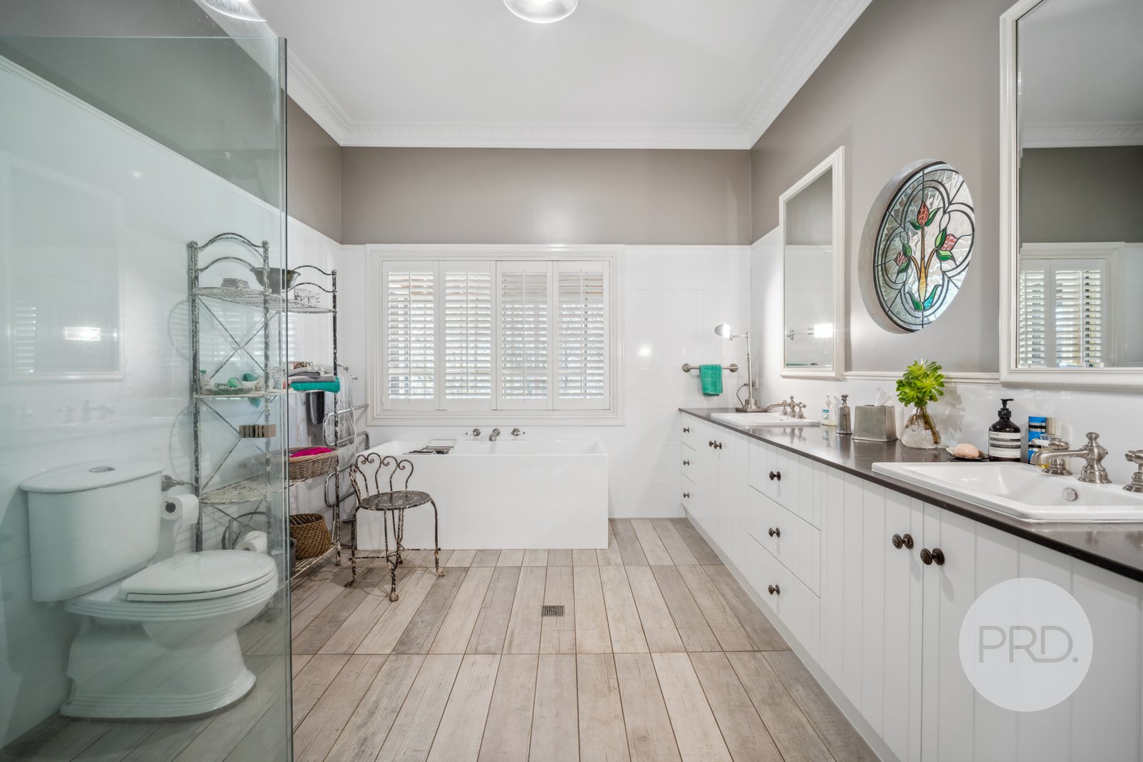 11 Clare Avenue LAKE ALBERT 16