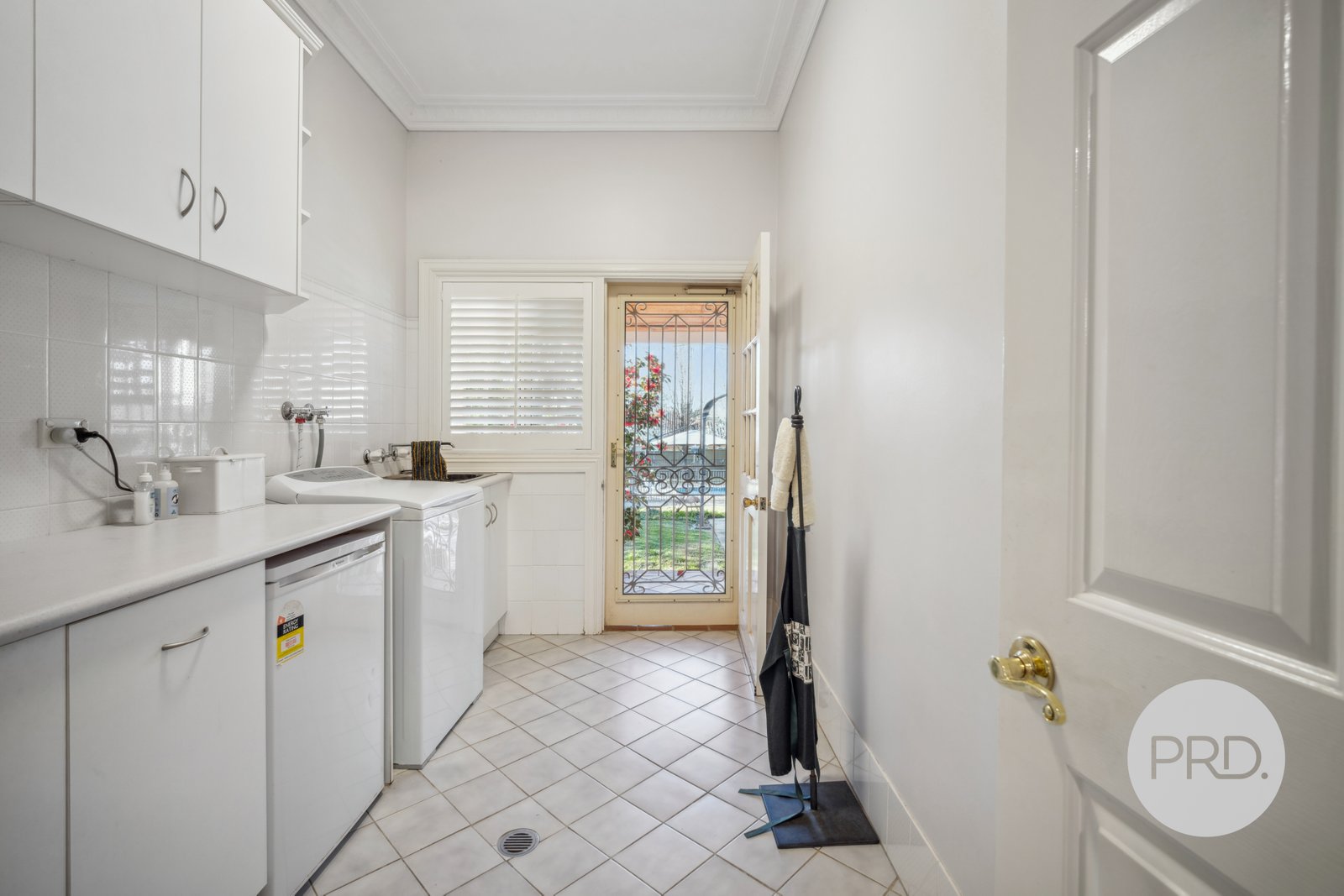 11 Clare Avenue LAKE ALBERT 21