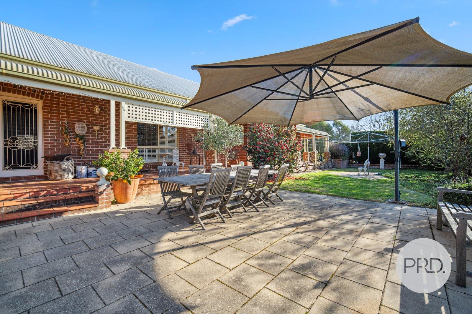 11 Clare Avenue LAKE ALBERT 27