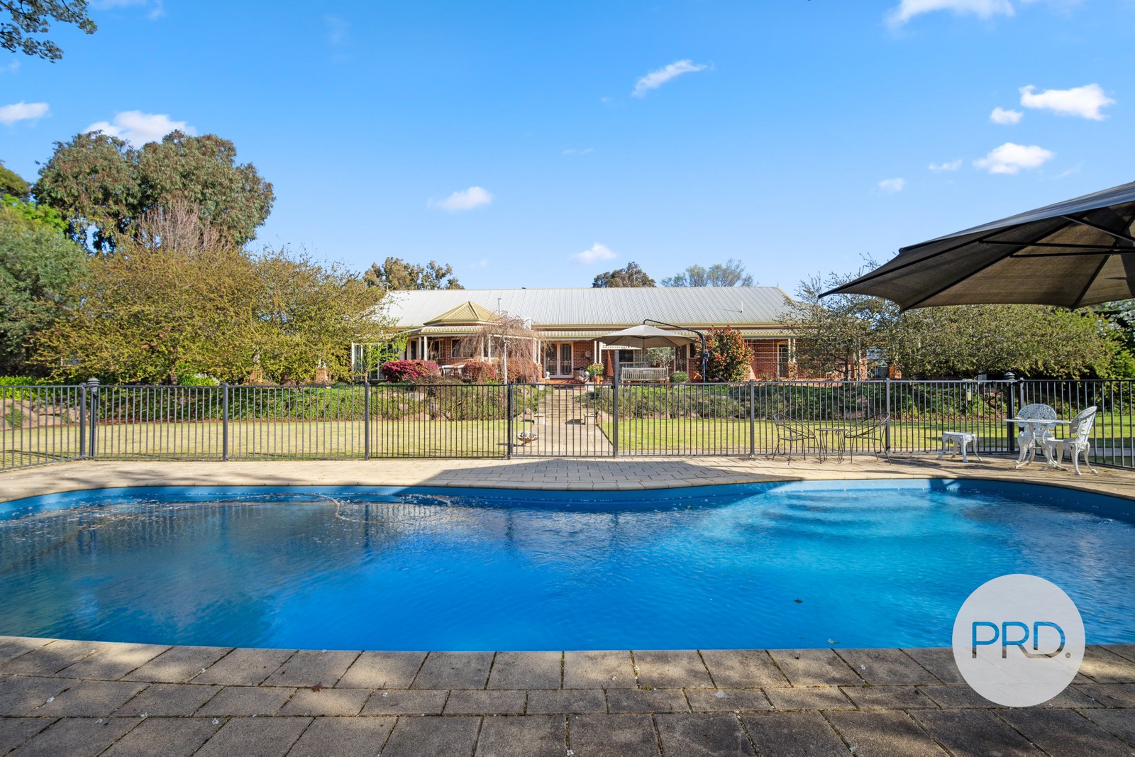 11 Clare Avenue LAKE ALBERT 28