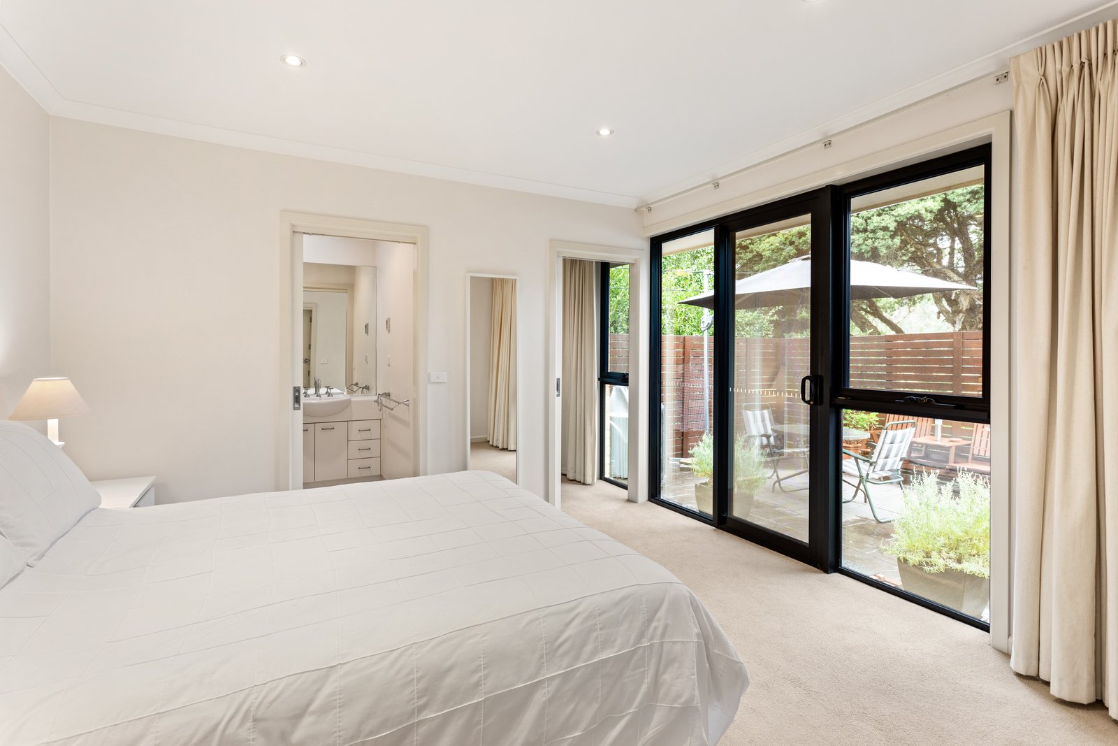 Gallery: 1/1 Clifford Close