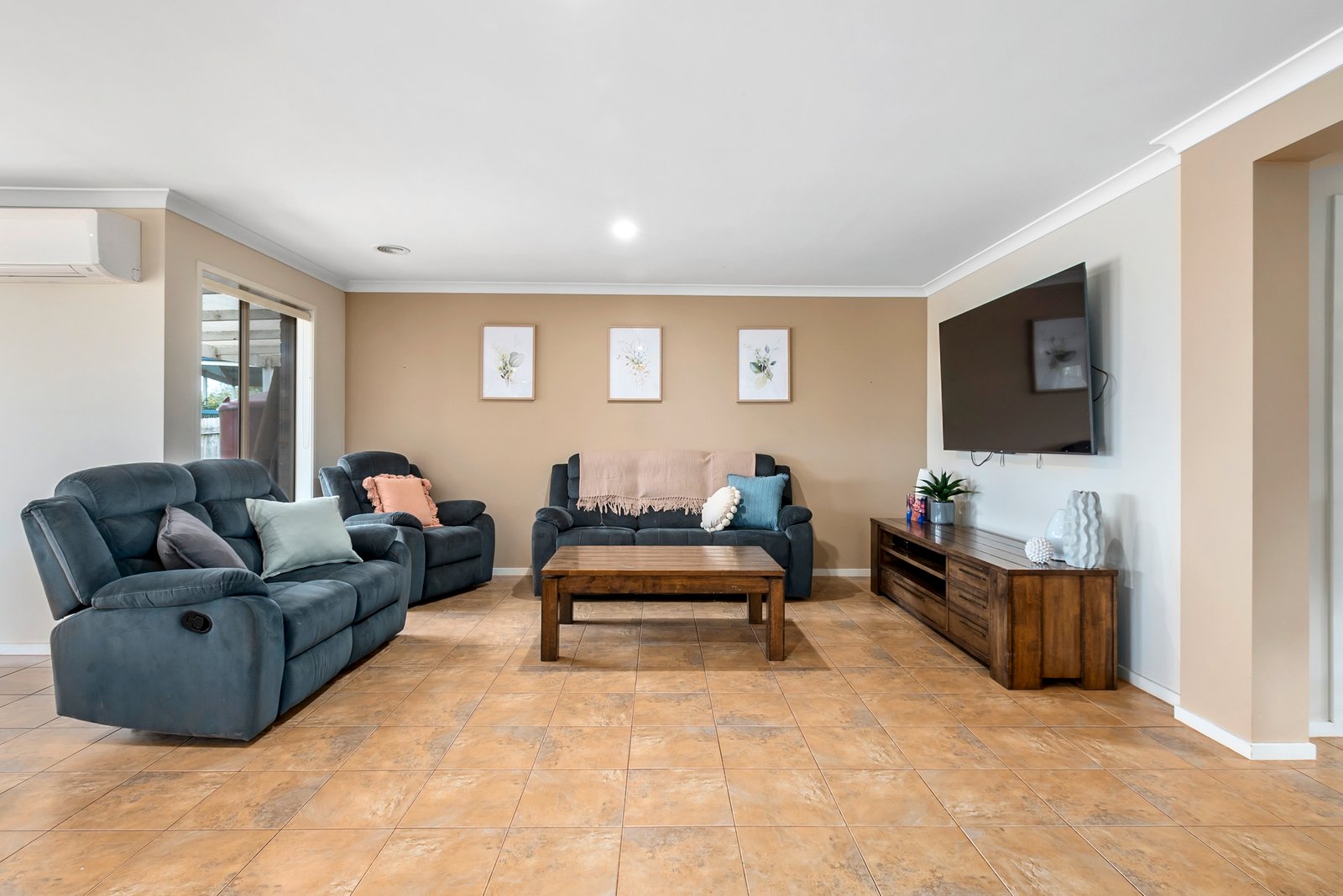 Real Estate and Property in 11 Clover Court, Romsey, VIC