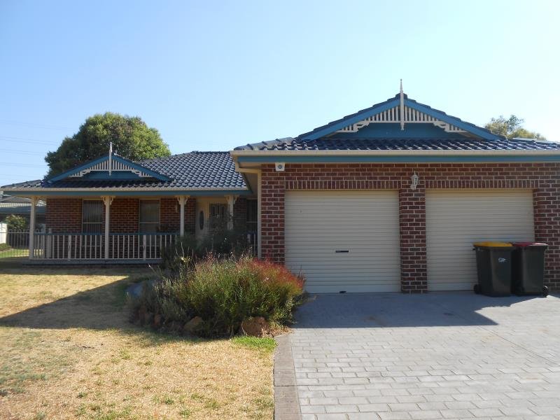 11 Cobb & Co Circuit TAMWORTH 2