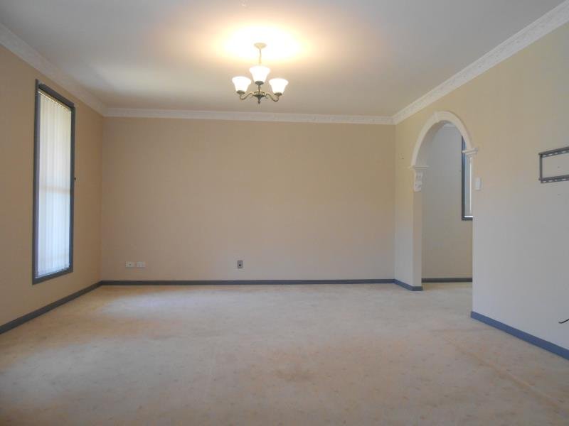 11 Cobb & Co Circuit TAMWORTH 3