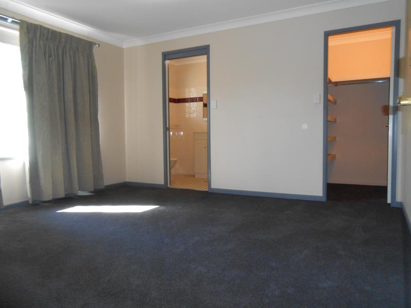 11 Cobb & Co Circuit TAMWORTH 5