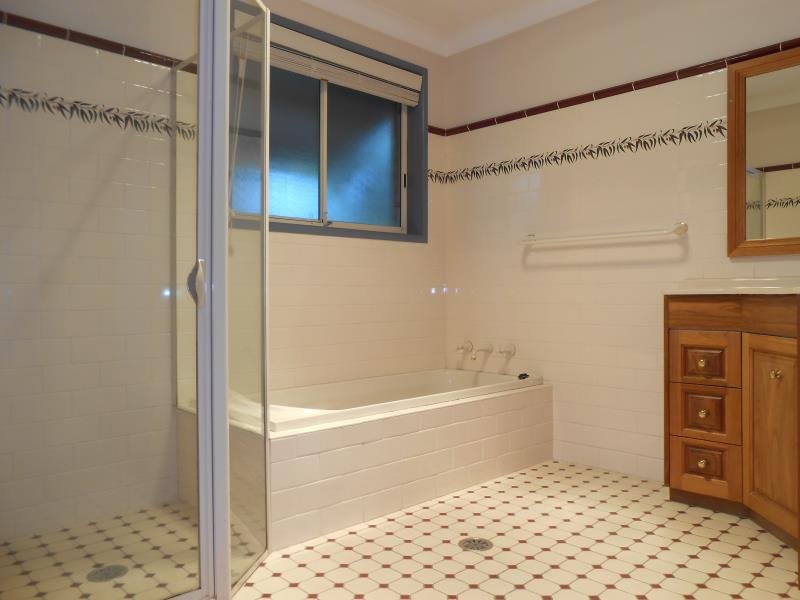 11 Cobb & Co Circuit TAMWORTH 7