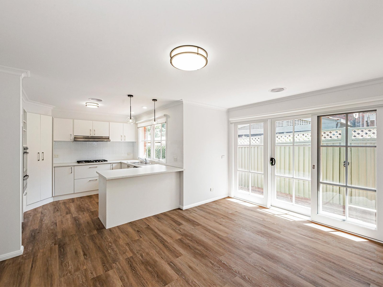 Gallery: 1/1 College Grove